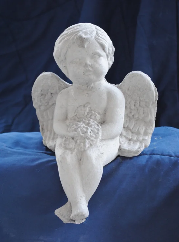 angel--small-sitting-legs-down-w--flowers (592x800).jpg