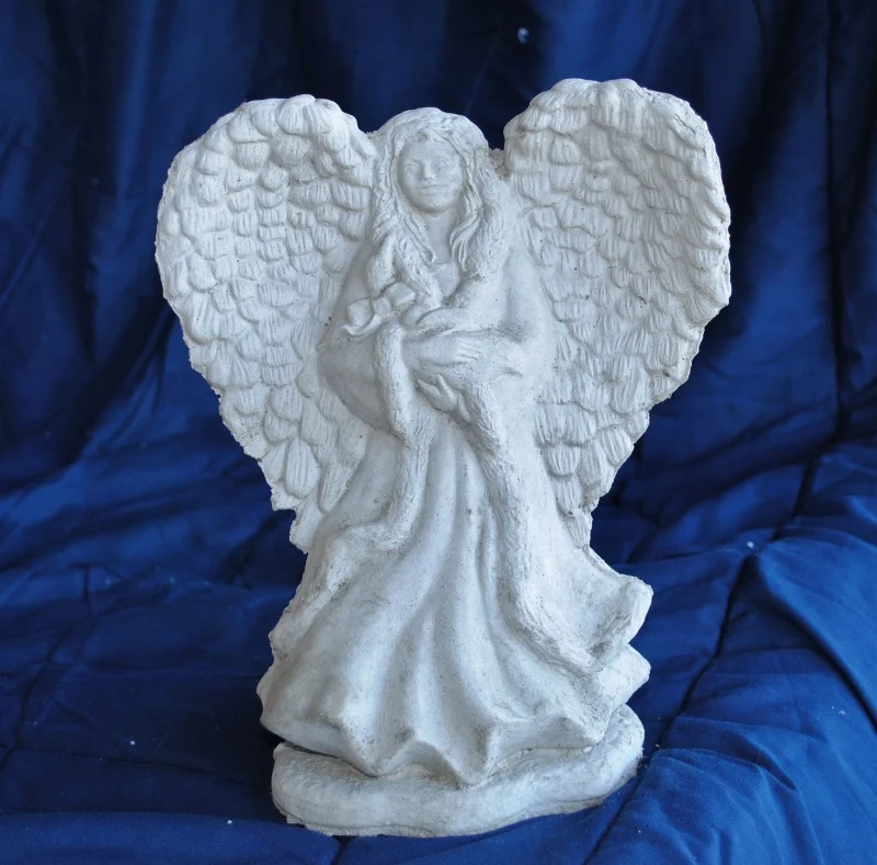 angel-with-dove (800x789).jpg