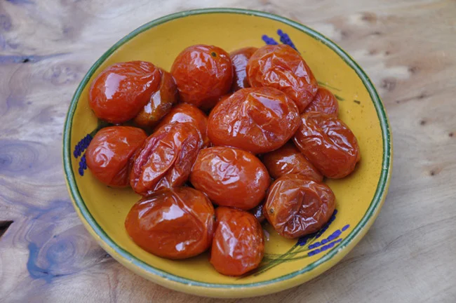 tomat on board web close.jpg