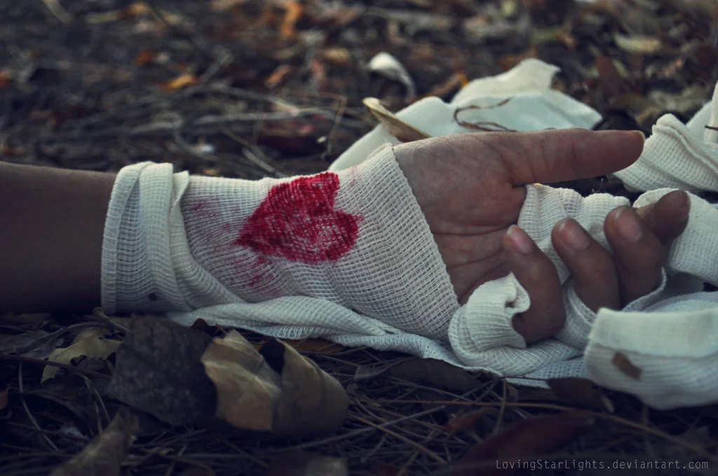 broken_heart_by_lovingstarlights-d62lbip.jpg