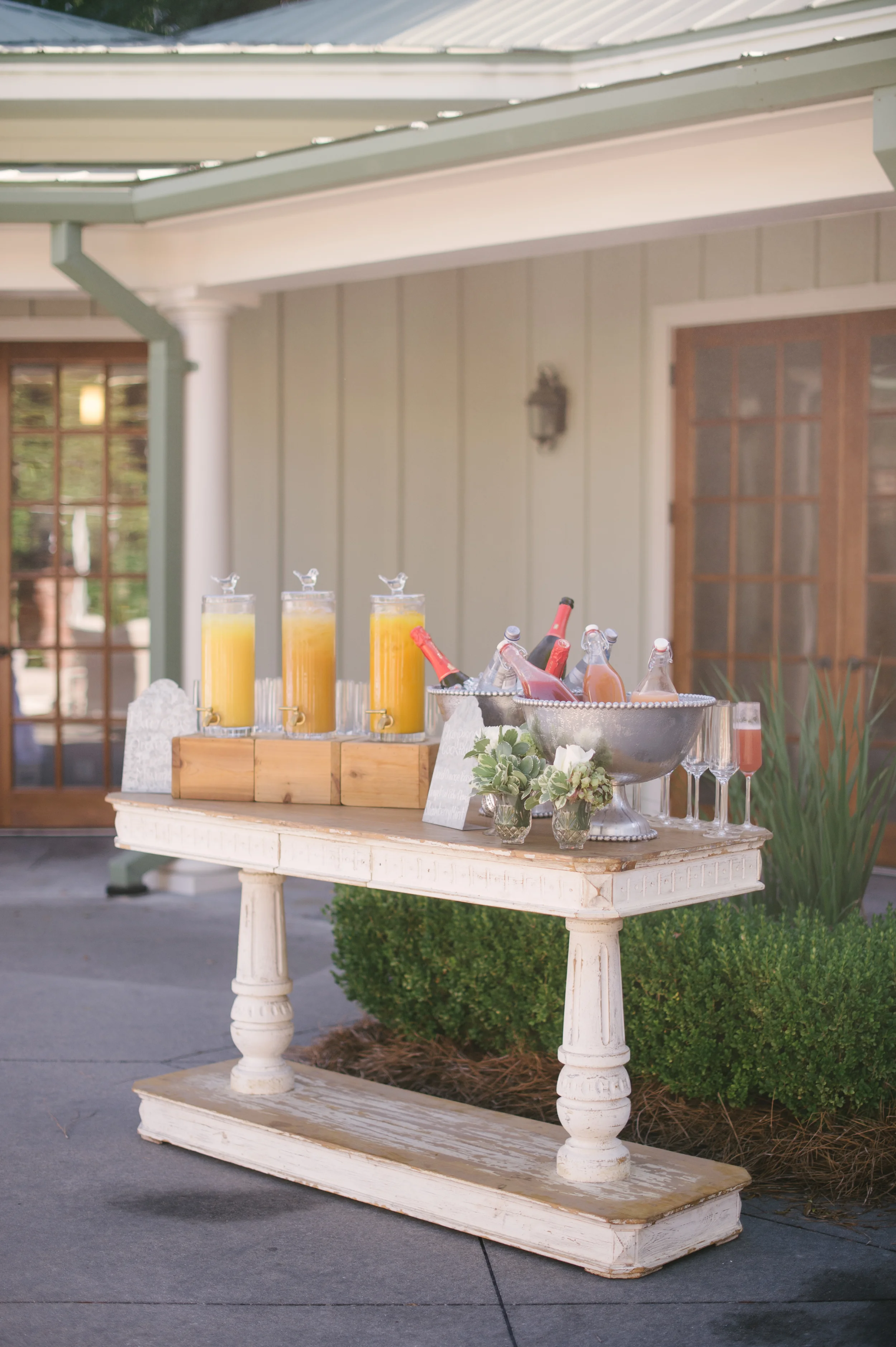 {The mimosa bar compliments of Snyder Events, Polished! and Squeeze On site}