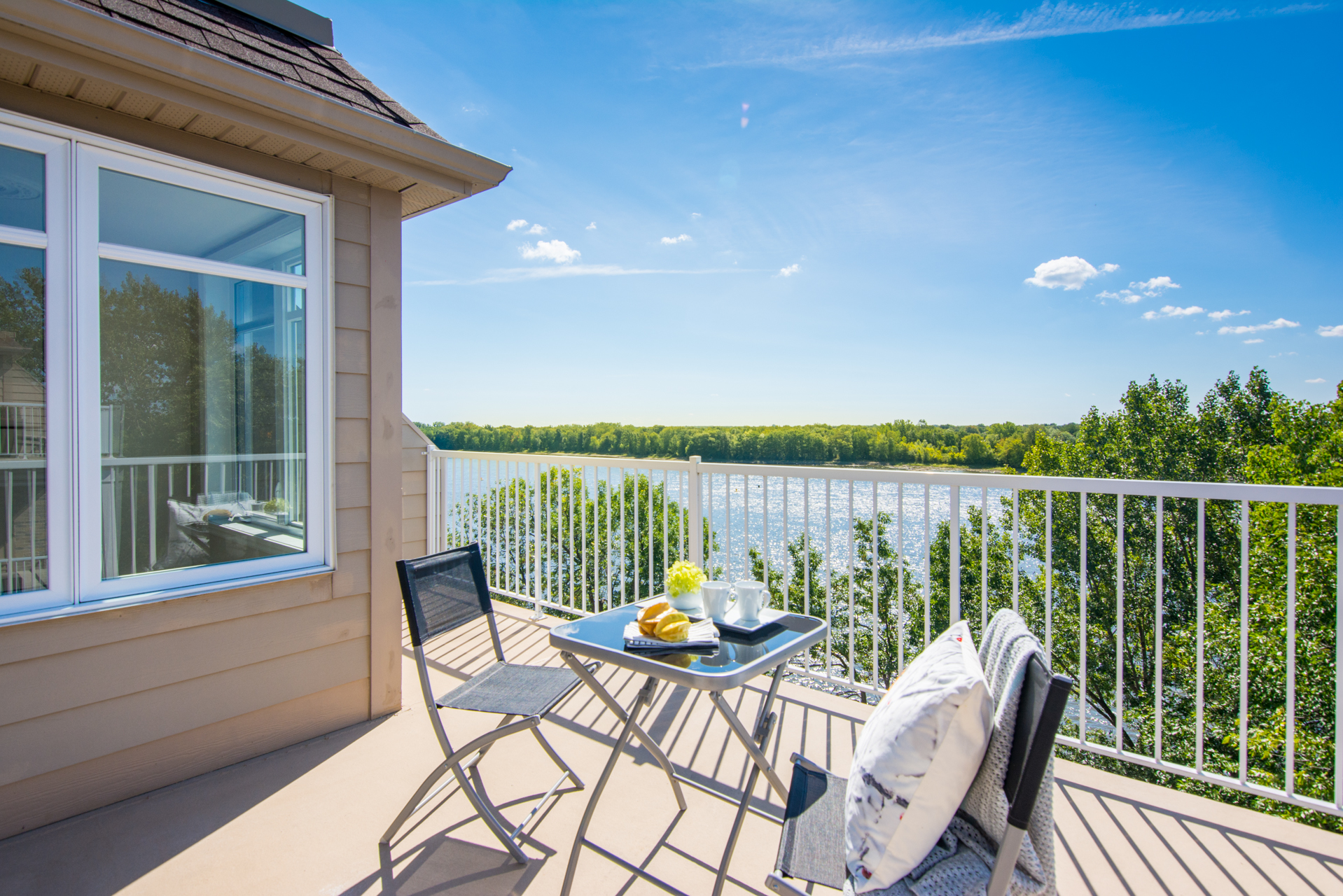 leblanchomestagingterrasse2.jpg