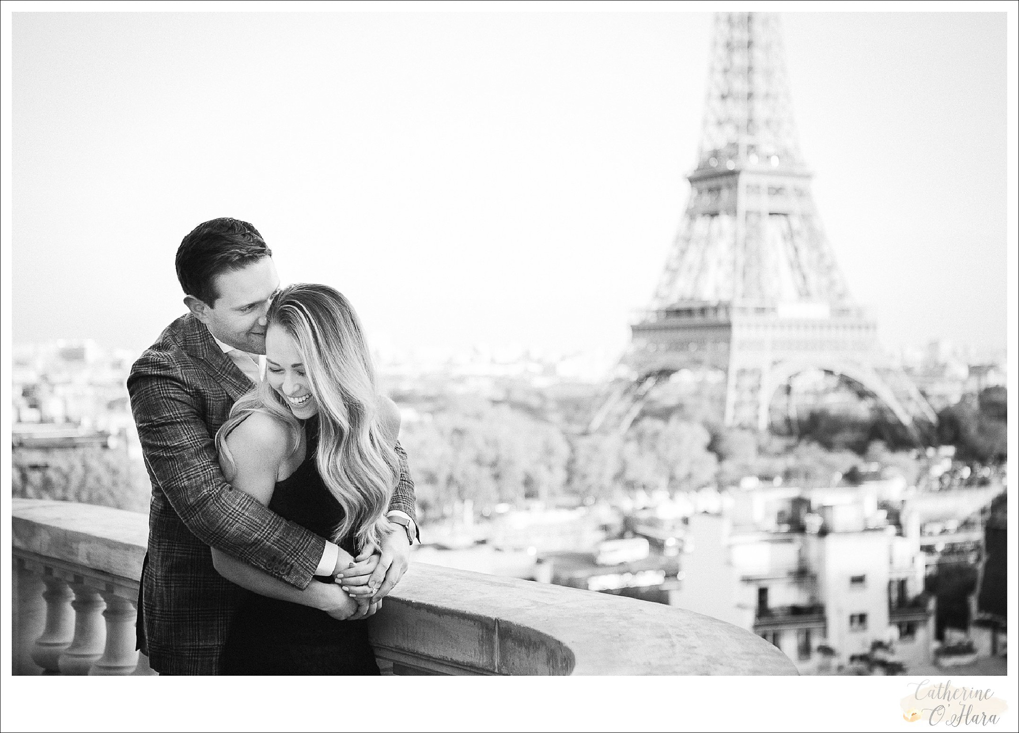 surprise proposal engagement photographer paris france-05.jpg