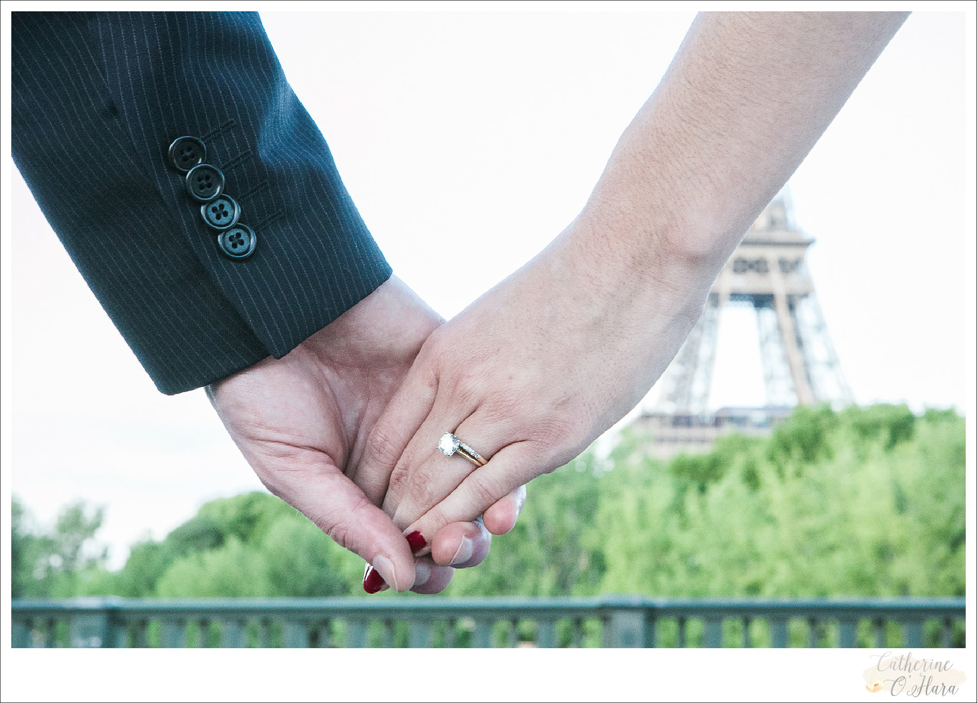 surprise proposal engagement photographer paris france-11.jpg