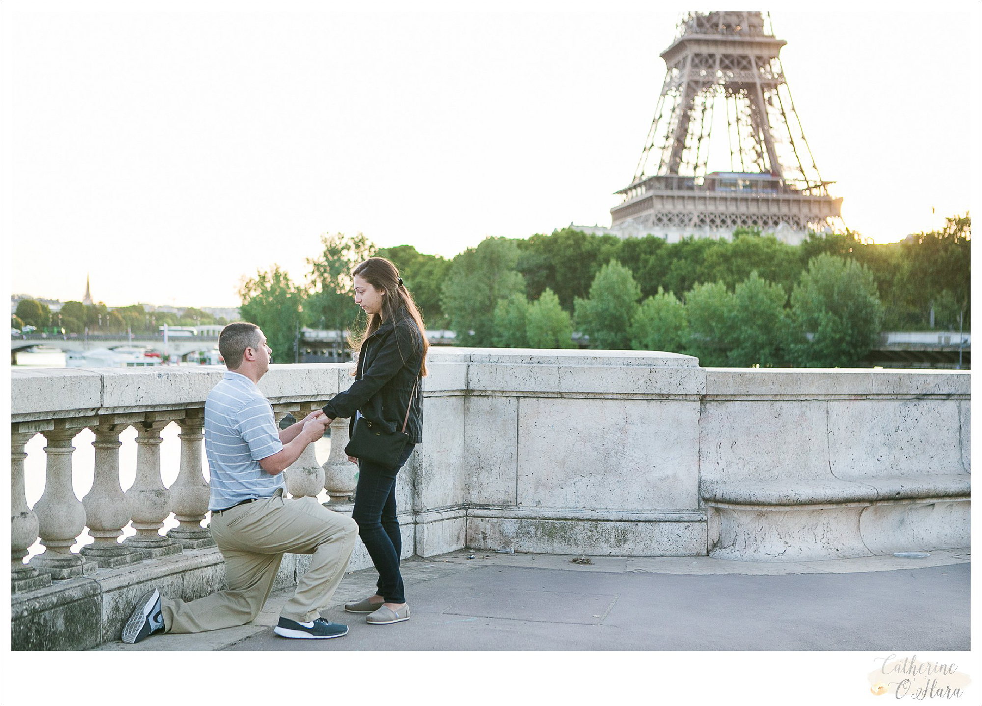 surprise proposal engagement photographer paris france-15.jpg