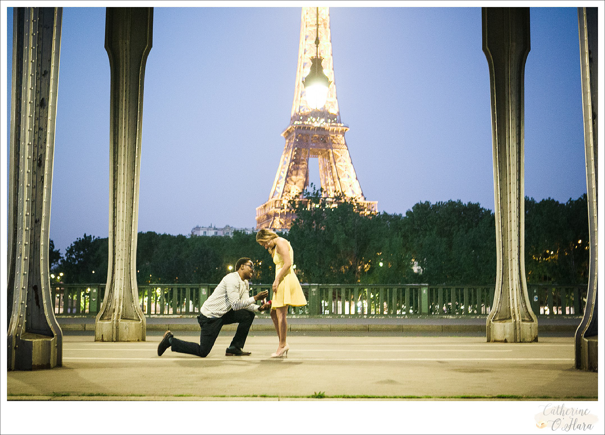 surprise proposal engagement photographer paris france-33.jpg