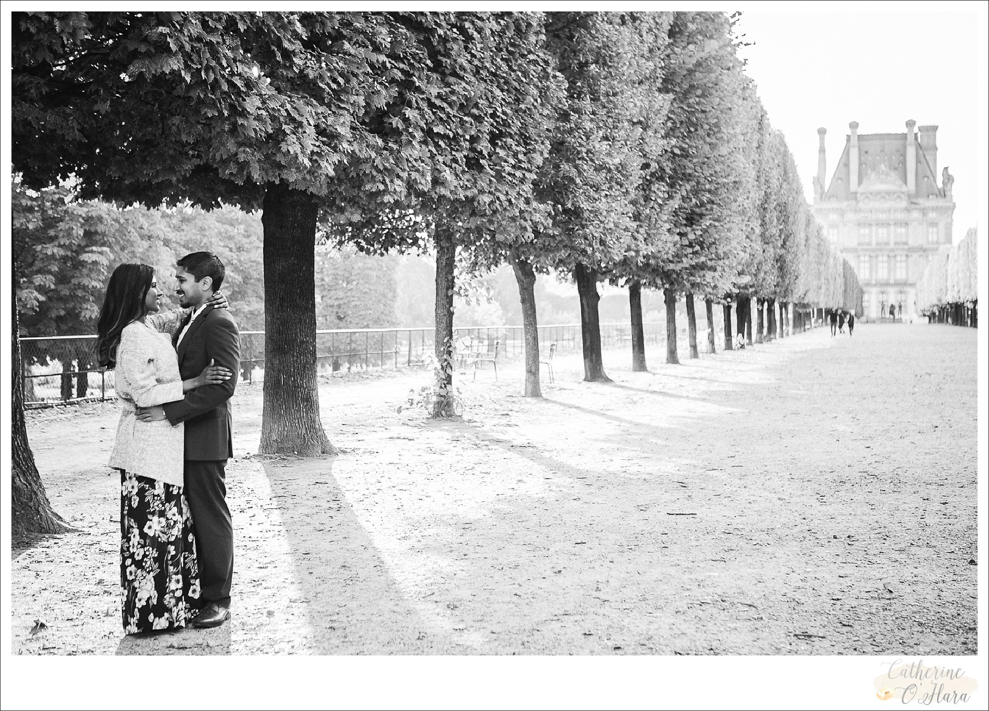 surprise proposal engagement photographer paris france-42.jpg