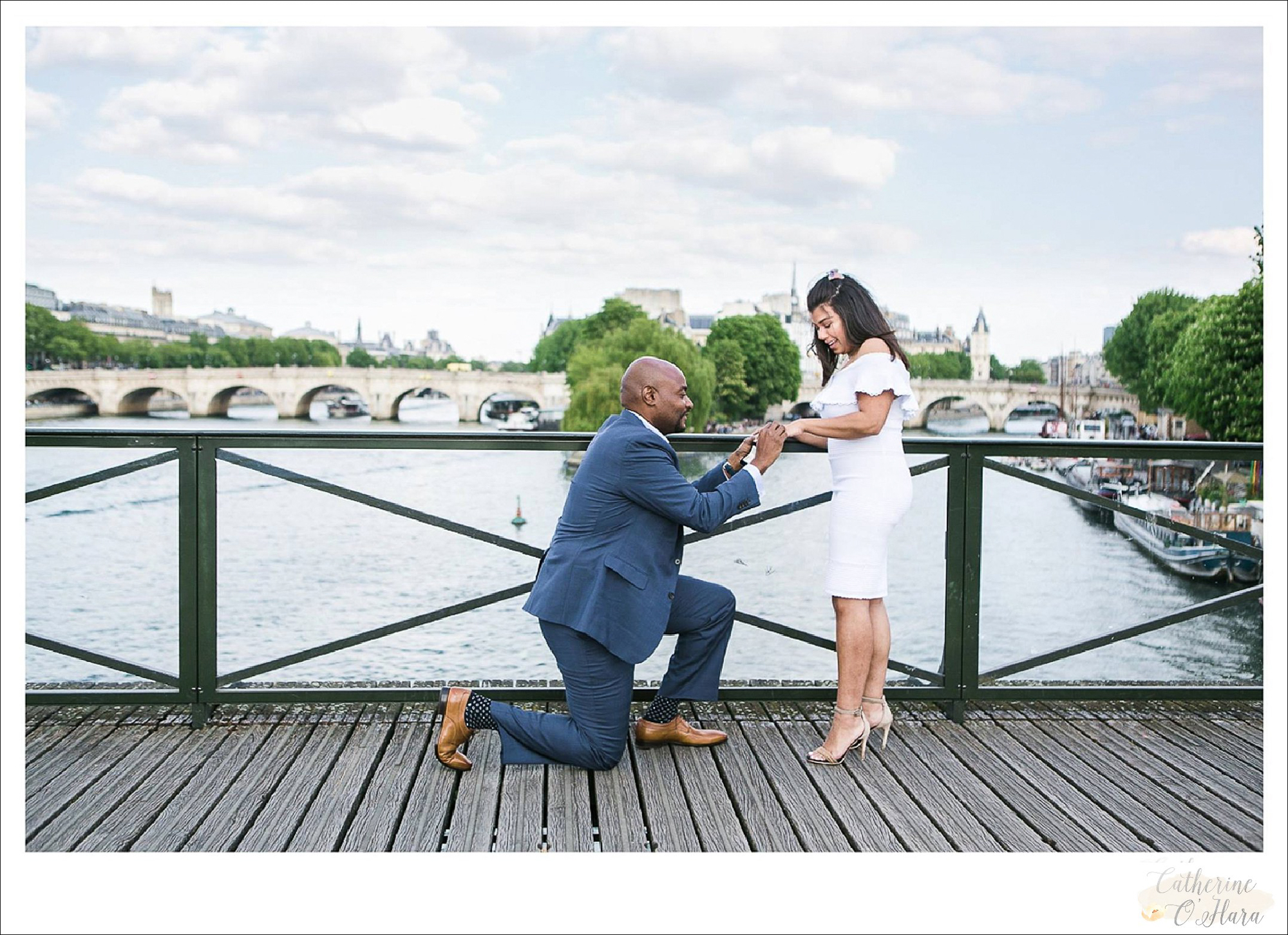 surprise proposal engagement photographer paris france-50.jpg
