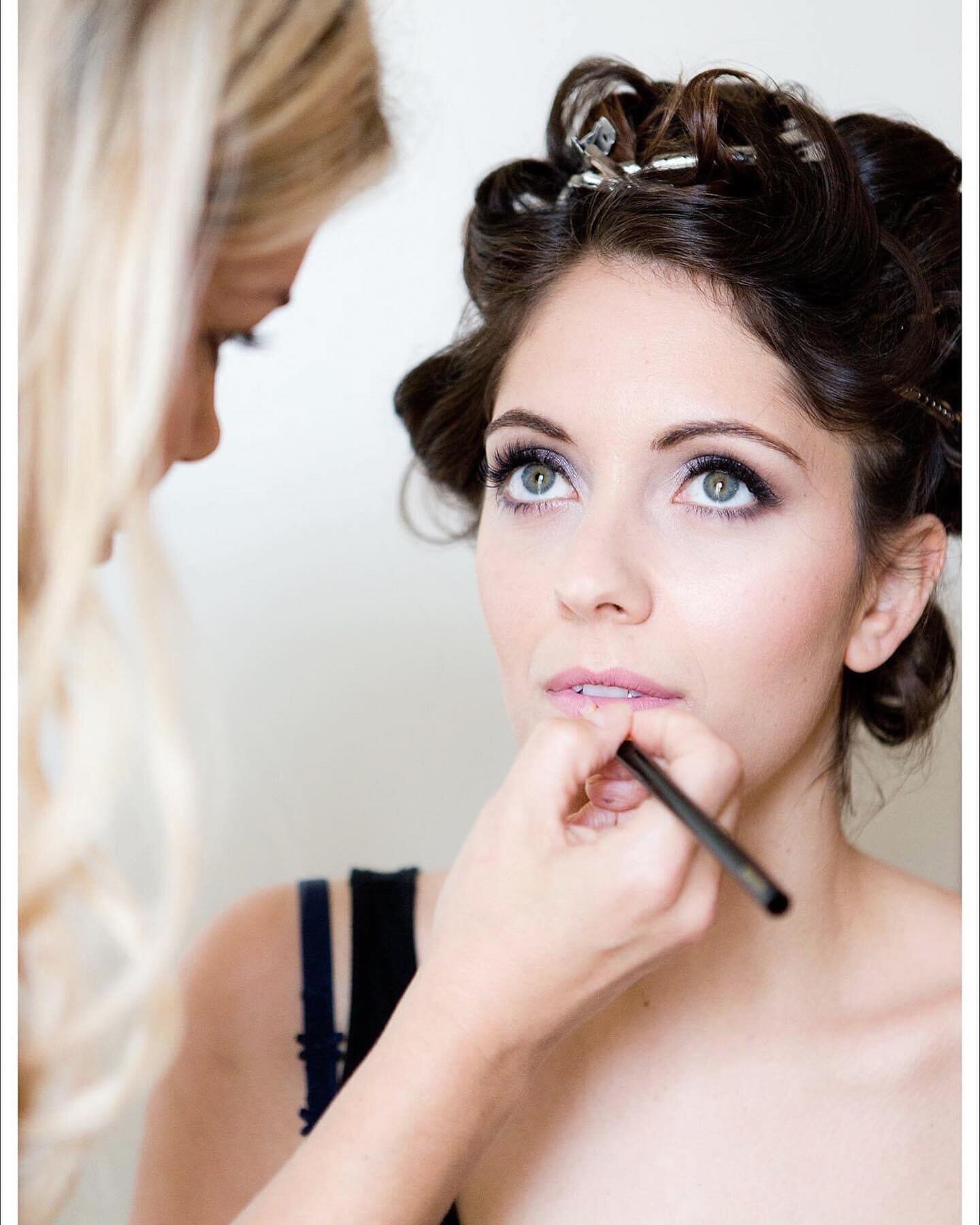 How to Choose the Right Foundation &amp; Fake Tan for Your Wedding Day?
As a wedding photographer capturing timeless love stories across Ireland and Paris, one of the most common beauty mistakes I see is mismatched foundation or overly dark (&amp; or