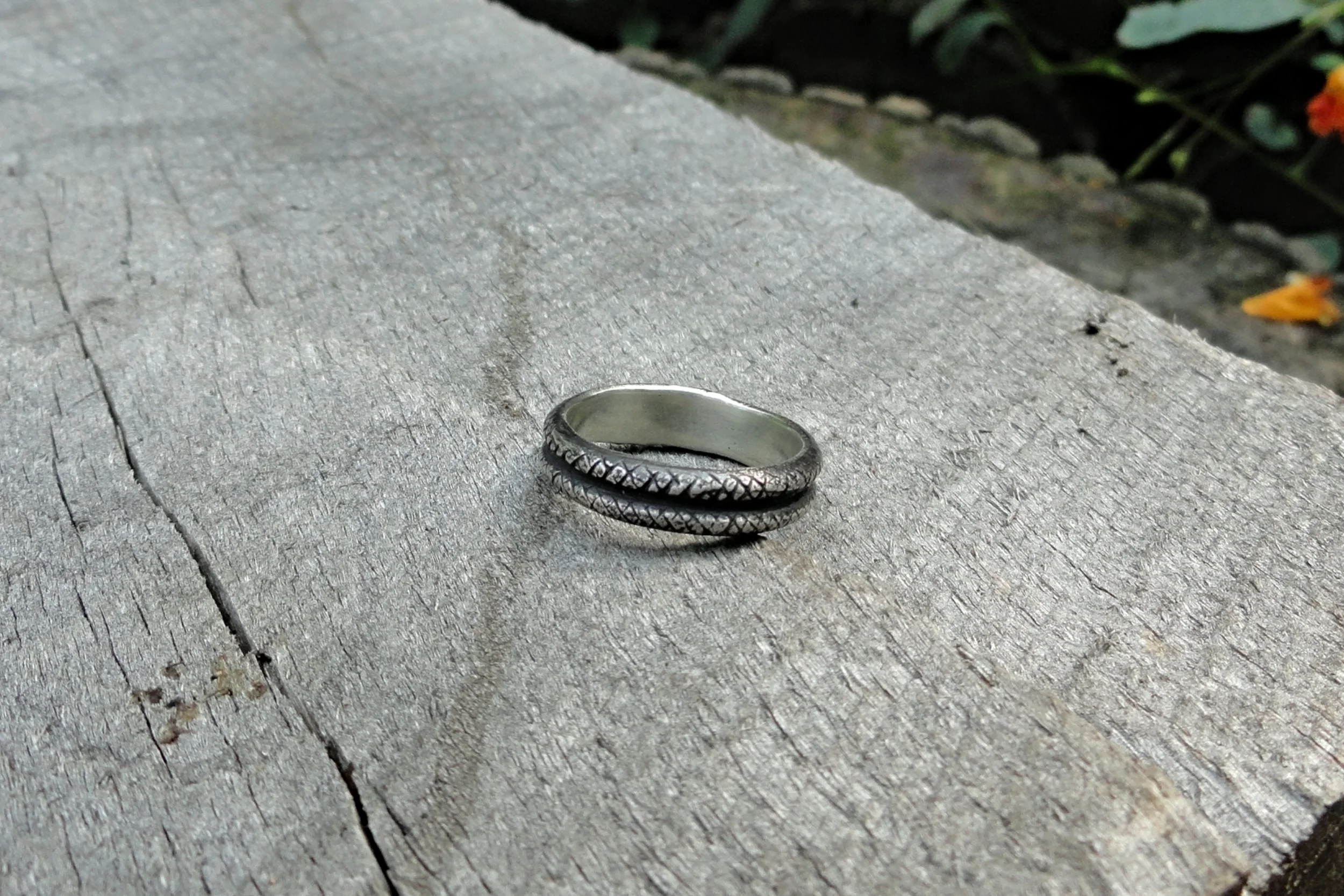 Snake Band Ring 004.jpg