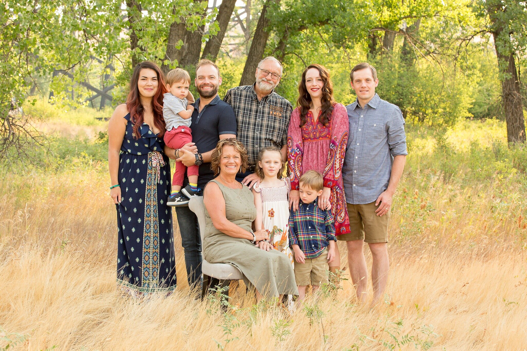 Extended Family Photos can be an annual tradition and create some fun memories. It can be difficult to coordinate everyone's schedules so plan now and book early!

#lethbridgefamilyphotographer #outdoorportraits #extendedfamily #summerphotos