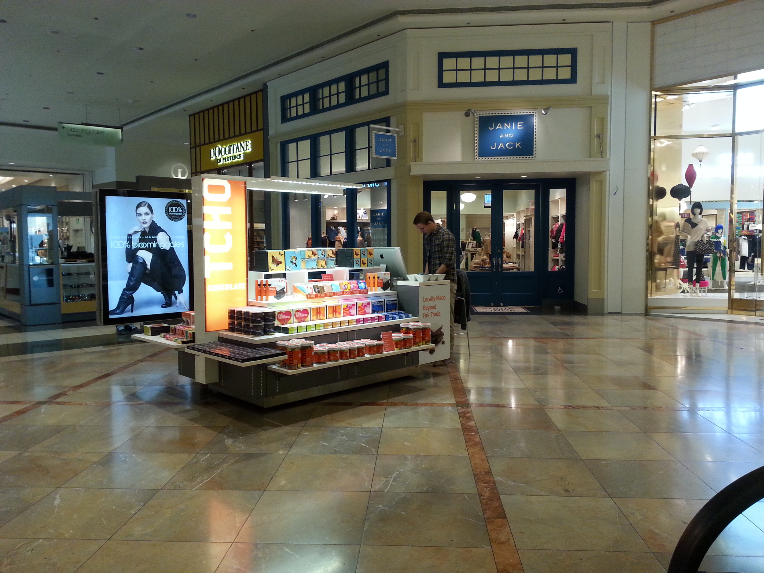 TCHO KIOSK DESIGN