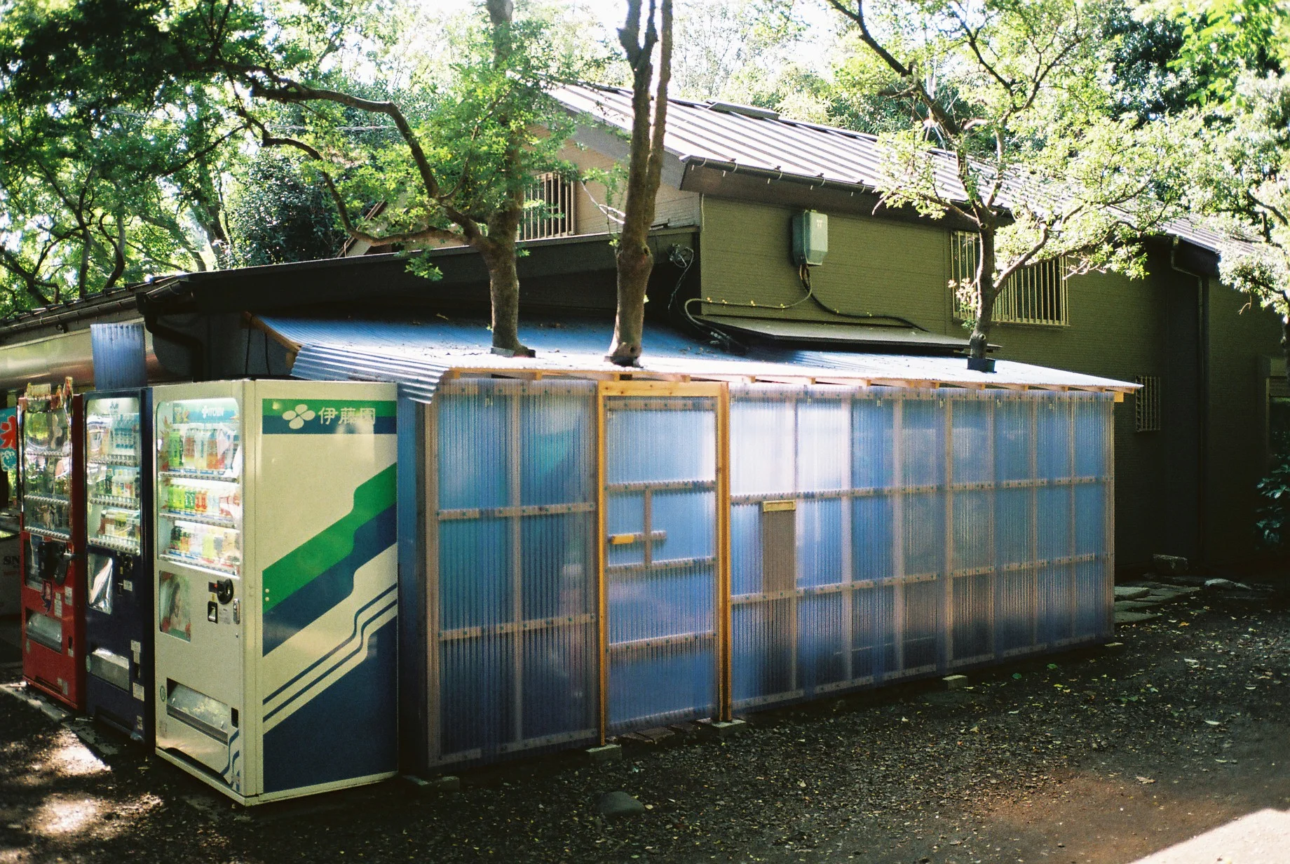  Tree back shed , Tokyo , Japan , 2010 