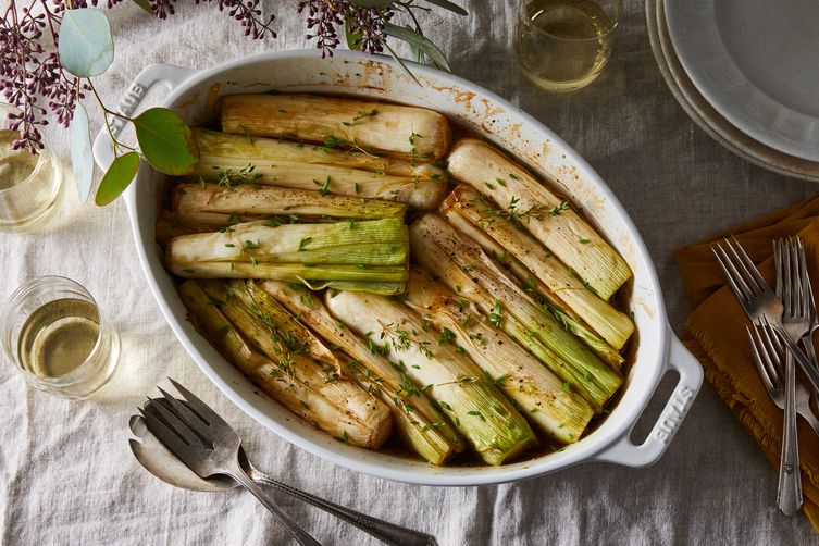 0b55dc41-182d-4bdd-aa57-ae1537b02c80--2018-1108_braised-leek-dish_3x2_rocky-luten_008.jpeg