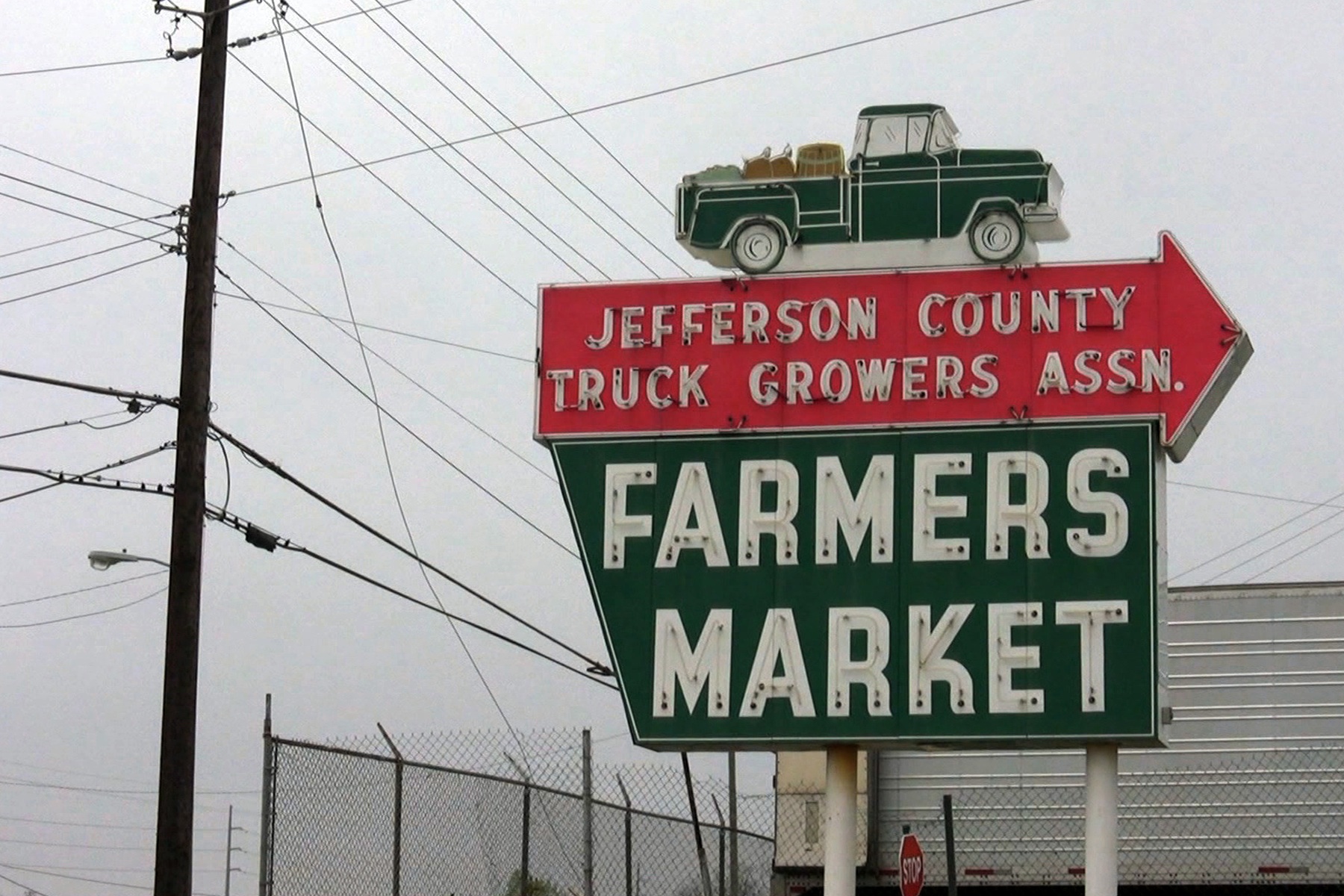 farmers market sign.jpeg