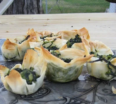 creamed spinach filo cups