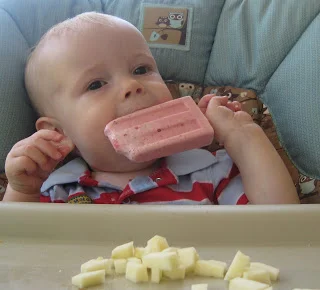 strawberry frozen yogurt popsicles
