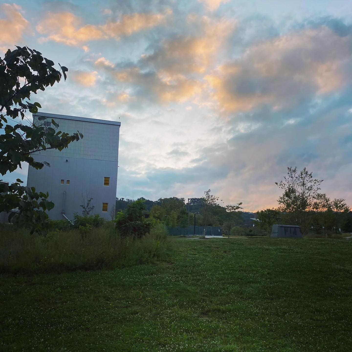 #Asheville skies showing out this morning #sunrise #rad #solorun #newbelgium