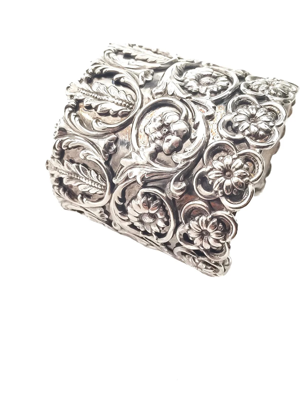 LACE CUFF.jpg