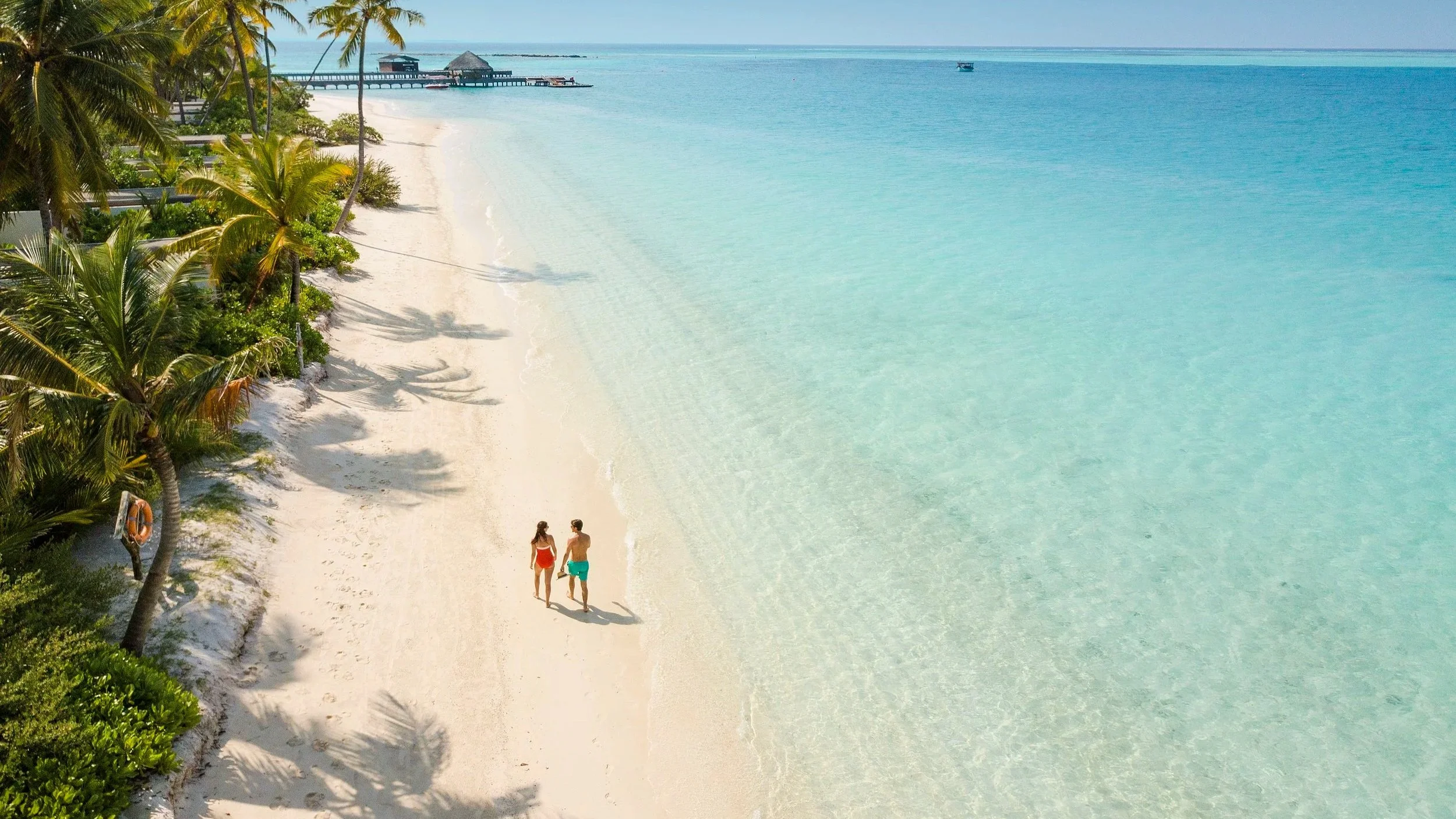 BEACH+AERIAL+WITH+COUPLE.jpg