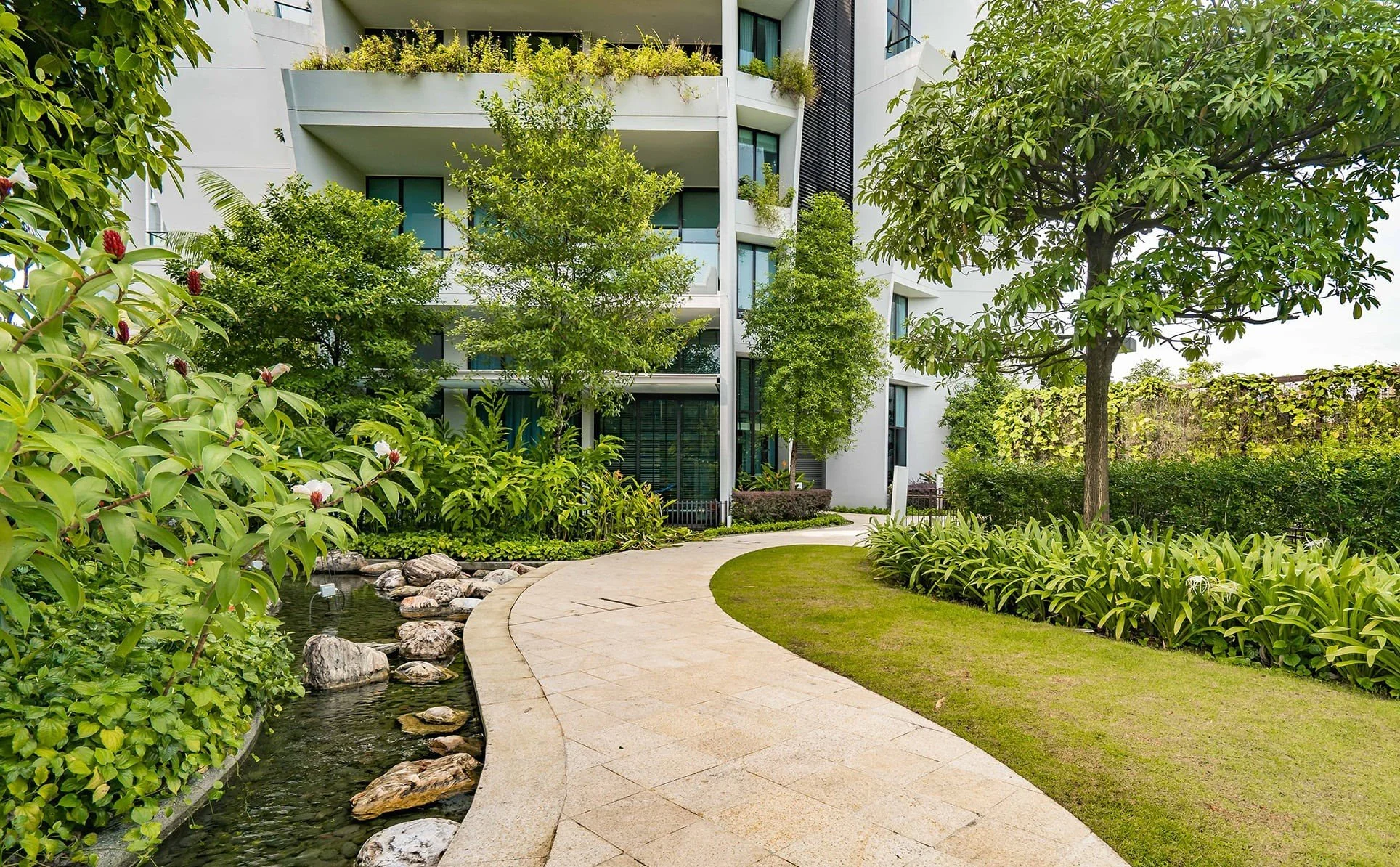 the-crest-condo-pathway.jpg