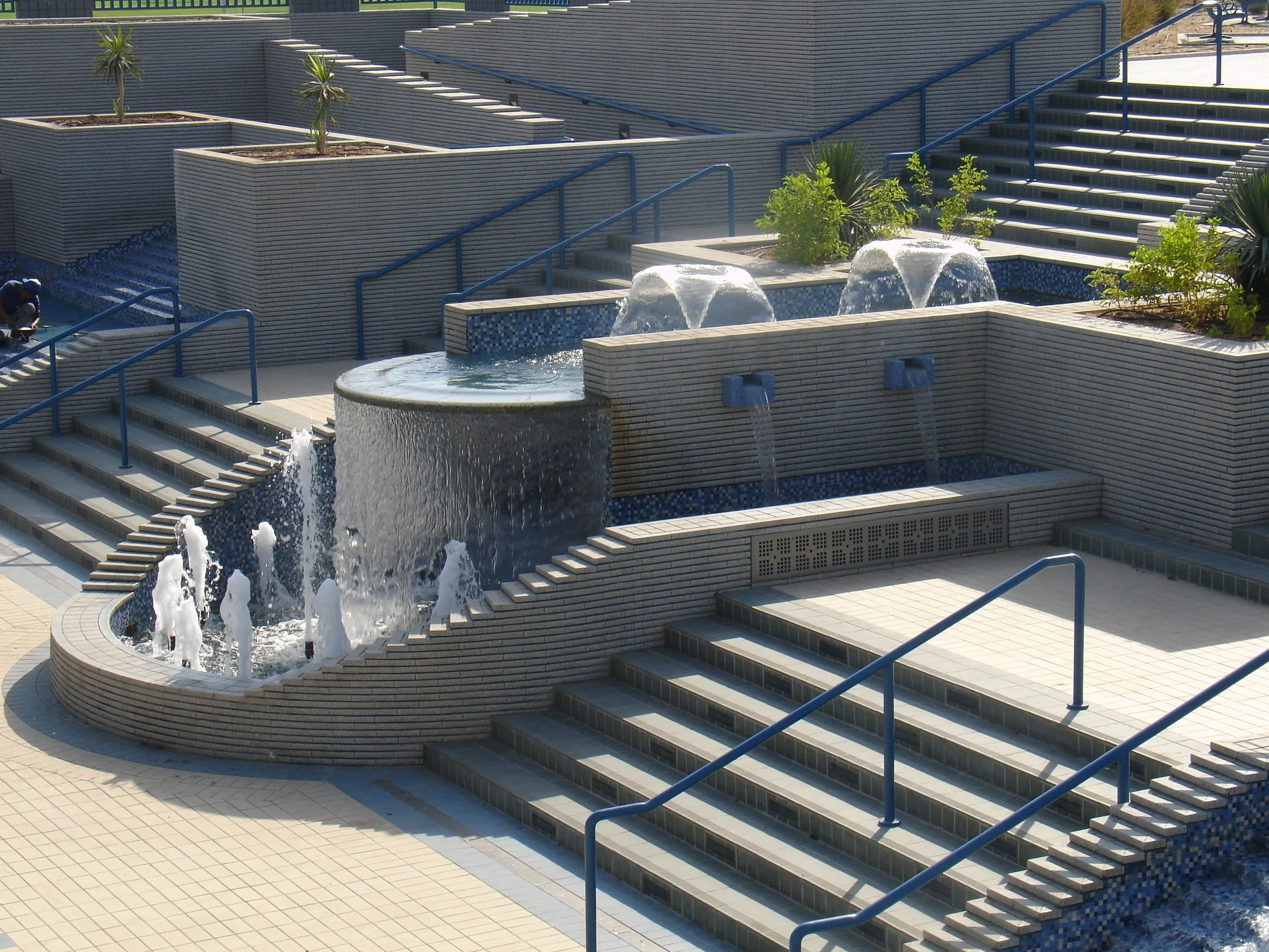 Abu Dhabi Corniche 09.20.05 085.jpg