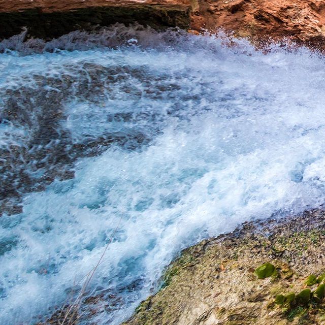 #Mooney #Falls
&bull;
.
#Havasupai #Waterfalls #AZ #Route66 #GrandCanyon #Grid #Instagrid #Instapanorama #Travel #Beauty #Nature #LandscapePhotography #HavasupaiFalls #NationalGeographic #HireMe  #GetOutdoors #TakeAHike #Arizona #NationalParks #Outdo