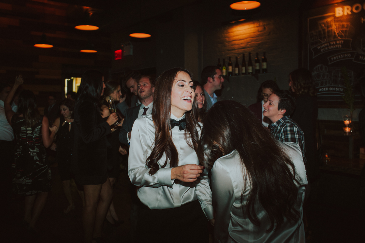 brooklyn-winery-wedding-ambergress-0699-.jpg