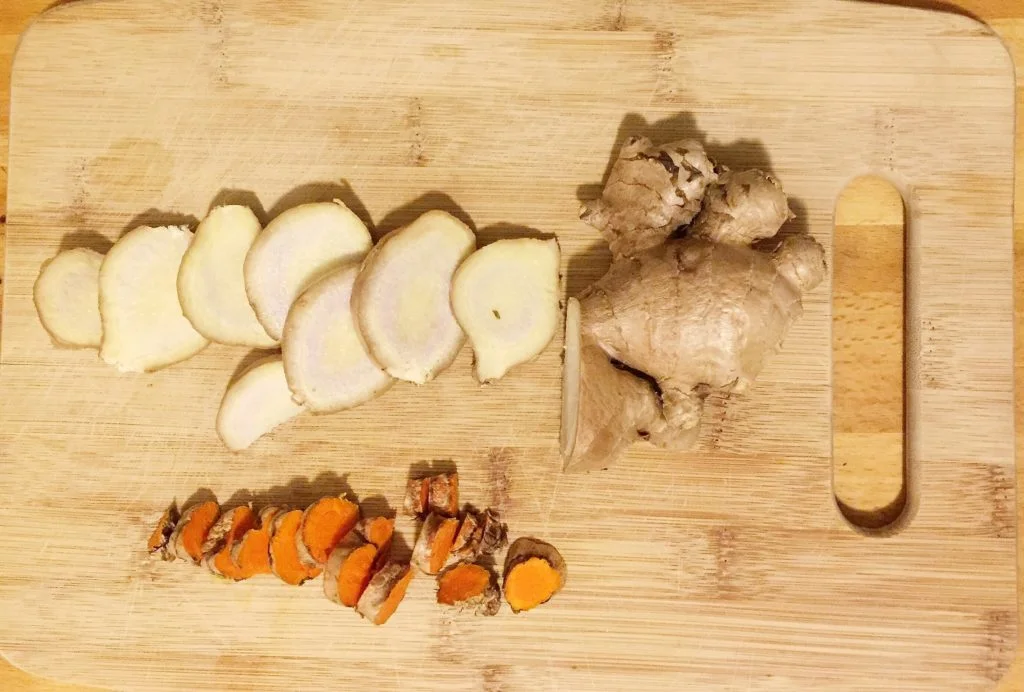 how-to-make-golden-milk-turmeric-sleepy-time-7-1024x692.jpg