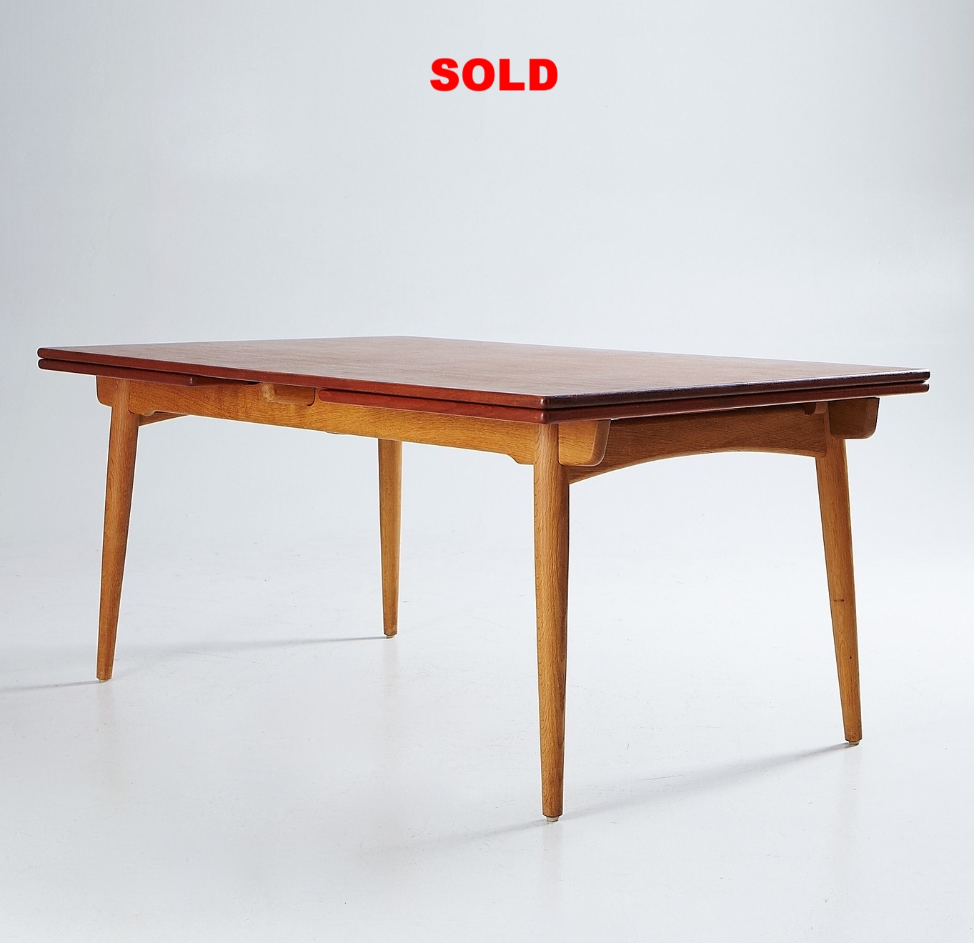 hans wegner nining table.jpg