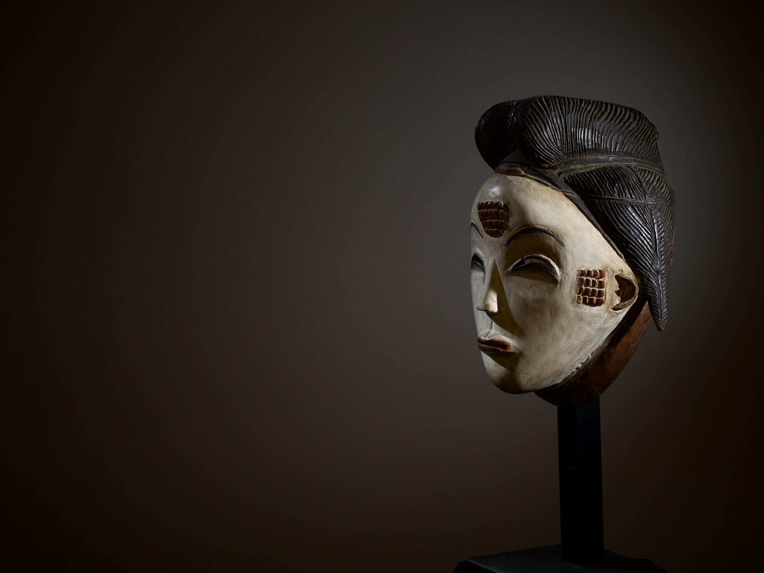 Punu-Lumbo mask, Gabon, Exhibited 1953 — Karlsson | Wickman