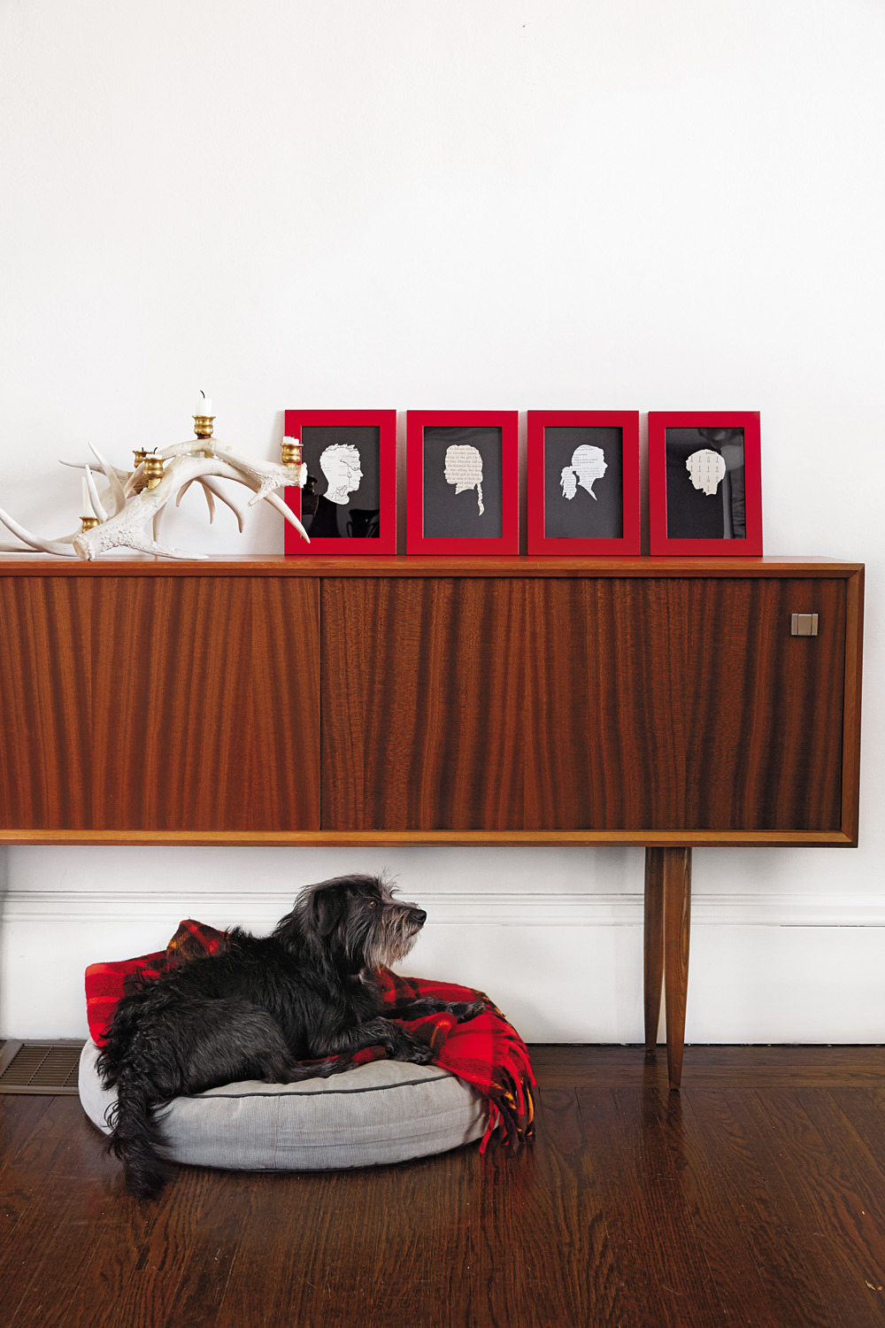 pg104_13_387_stc novel living7347.jpg