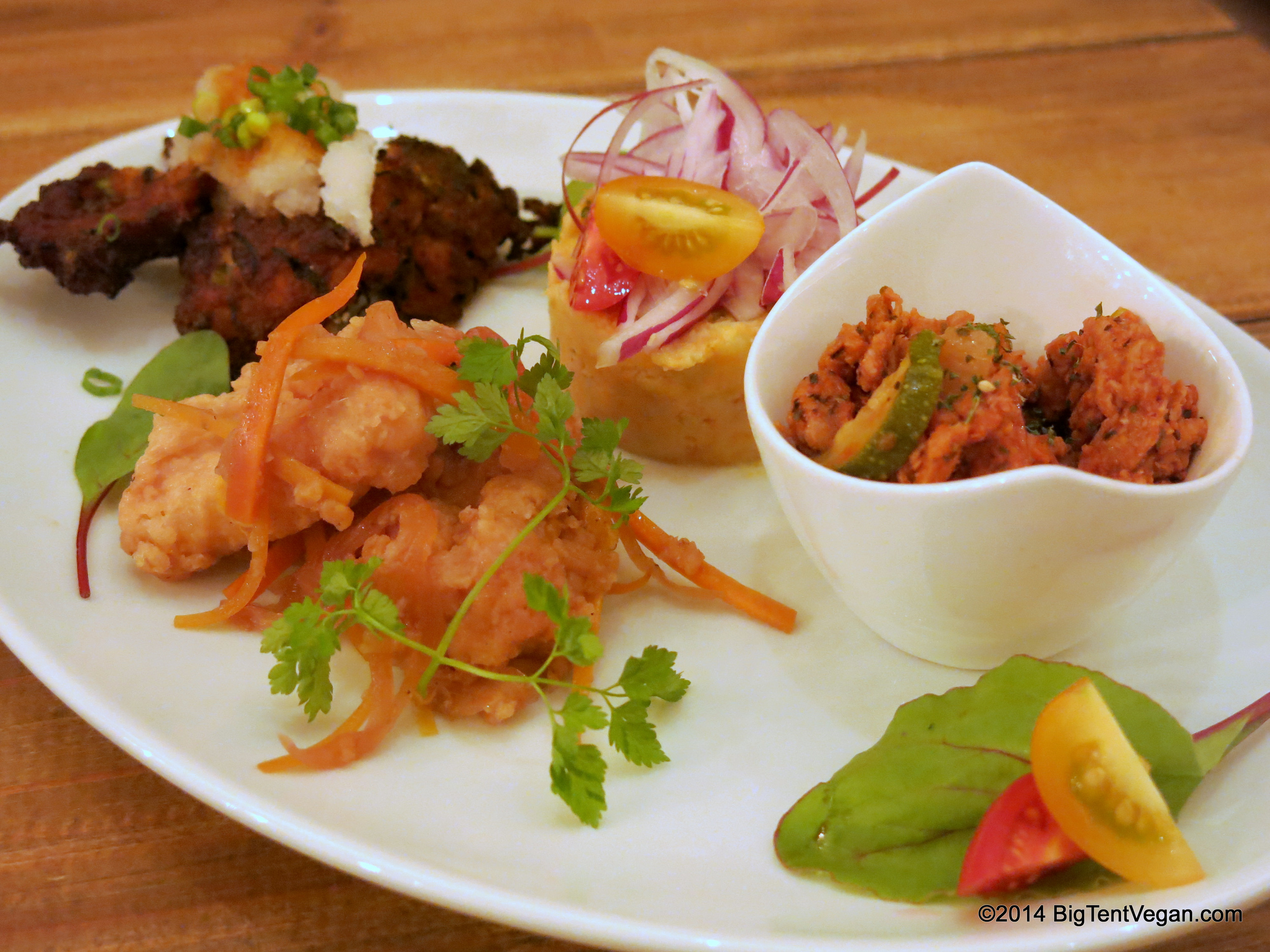 Chef's Appetizer Platter for Set Dinner Course at 100% vegan restaurant Paprika Shokudo (Osaka, Japan)