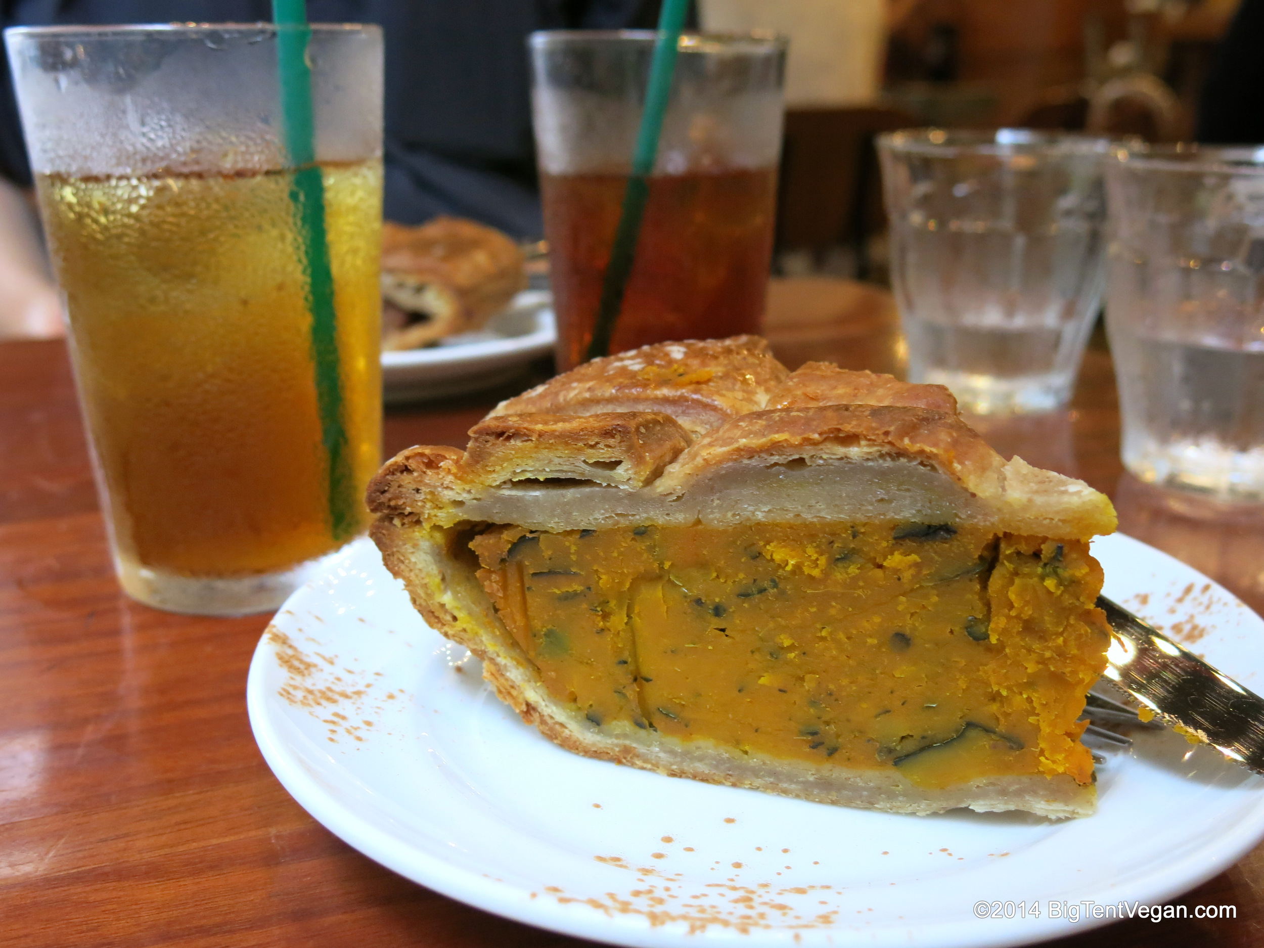 Vegan Pumpkin Pie from Eat More Greens (100% vegetarian and very vegan-friendly restaurant in Tokyo, Japan)