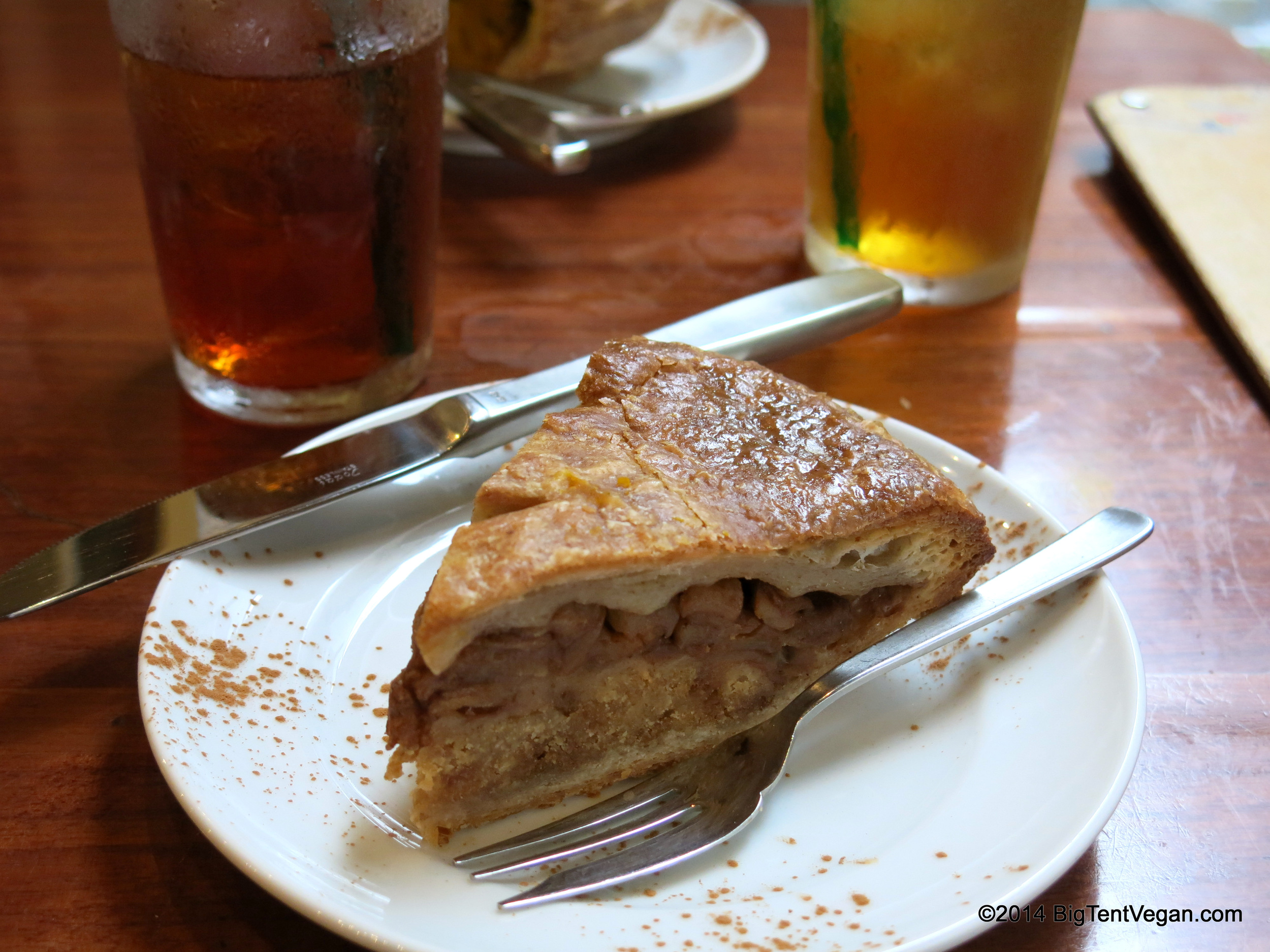 Vegan Apple Pie from Eat More Greens (100% vegetarian and very vegan-friendly restaurant in Tokyo, Japan)