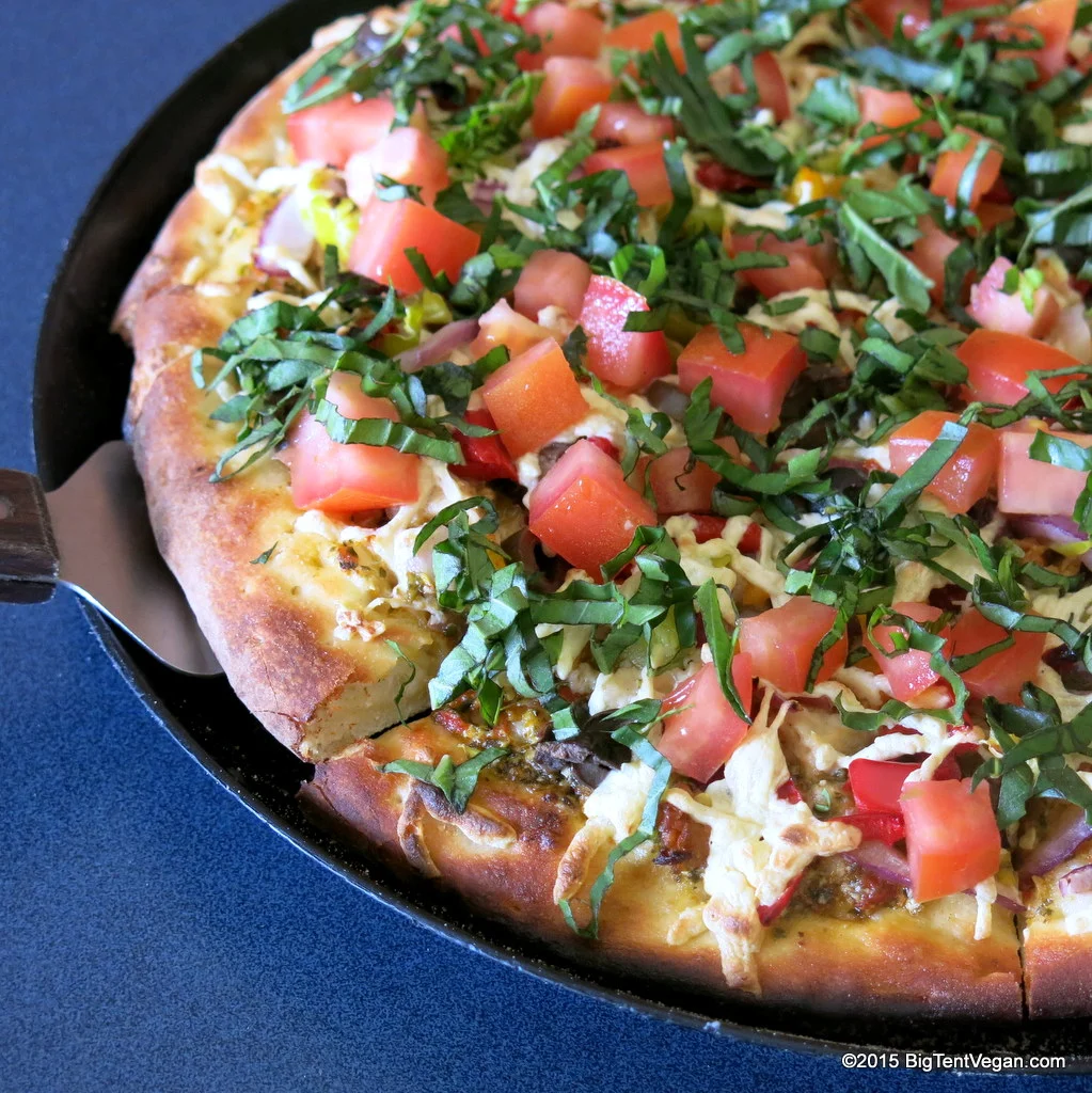 Cheezy Pizza Colton (San Bernardino, CA, USA) goes 100% VEGAN!