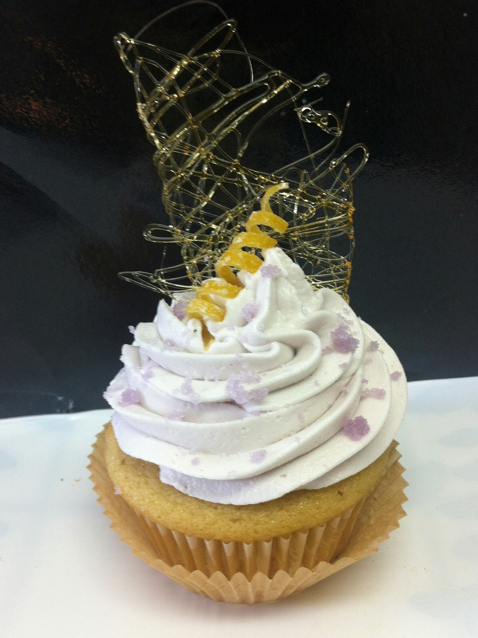 Lemon Lavender Cupcake with Lavender Sugar Crystals by Jara Fonseca, 1st Place & BEST OF SHOW, 2015 SoCal VegFest Vegan Cupcake Competition (Costa Mesa, CA, USA). Photo Credit: Jara Fonseca.