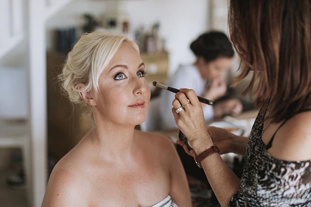 Summer loving and the brushes are out! Beautiful Liz - HairStyling @hairbyhannahnz photography @estradaweddings and makeup Me