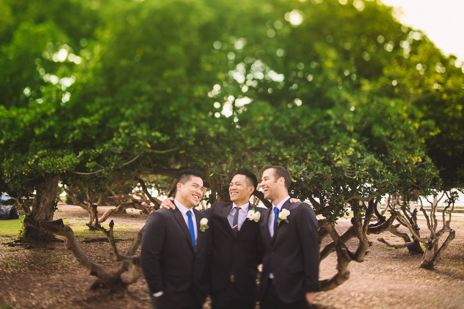 groomsmen-laughing