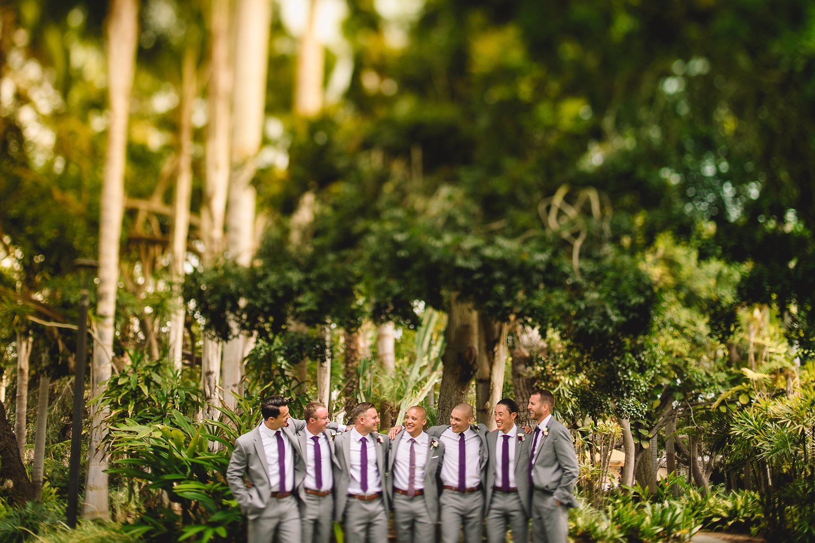 paradise-point-creative-groomsmen-wedding-photo
