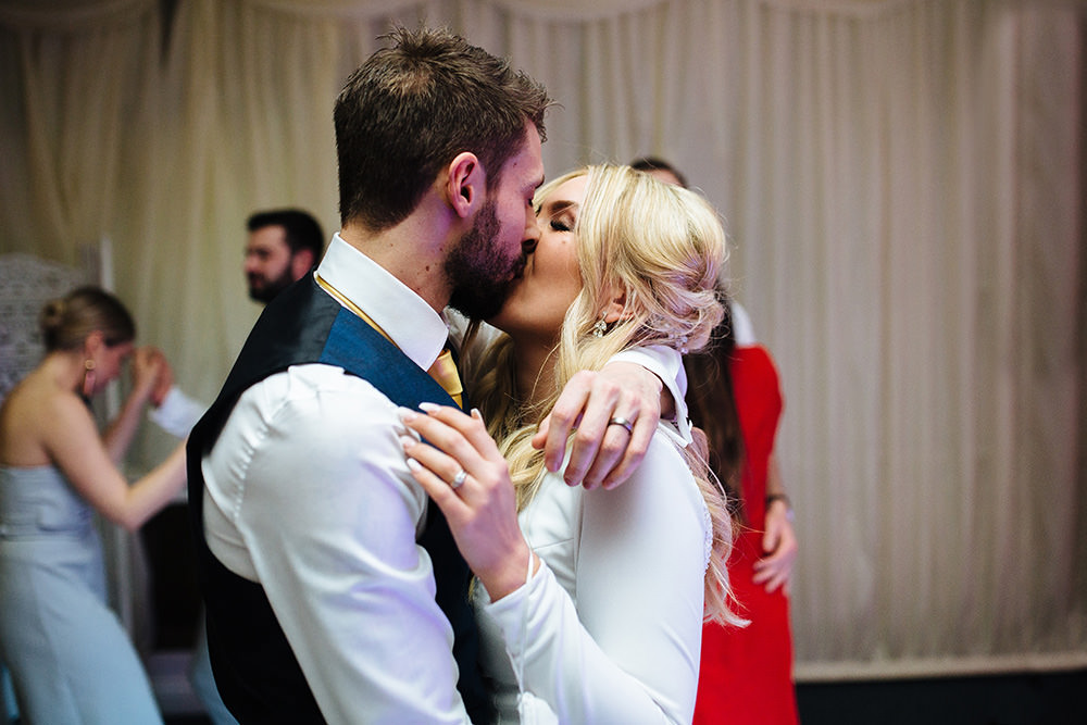 BARNSDALE LODGE WINTER WEDDING-92.jpg