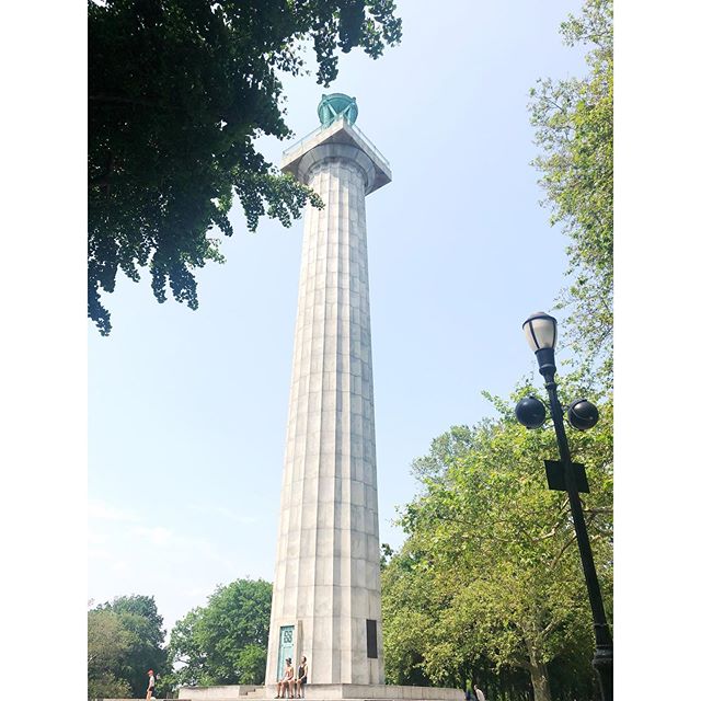 (people for scale)
.
.
.
.
.
.
#nycspring #fortgreene #fortgreenepark #nyc #newyorkparks #sunnyday #sundayinthepark #newyork #chillinginthesun