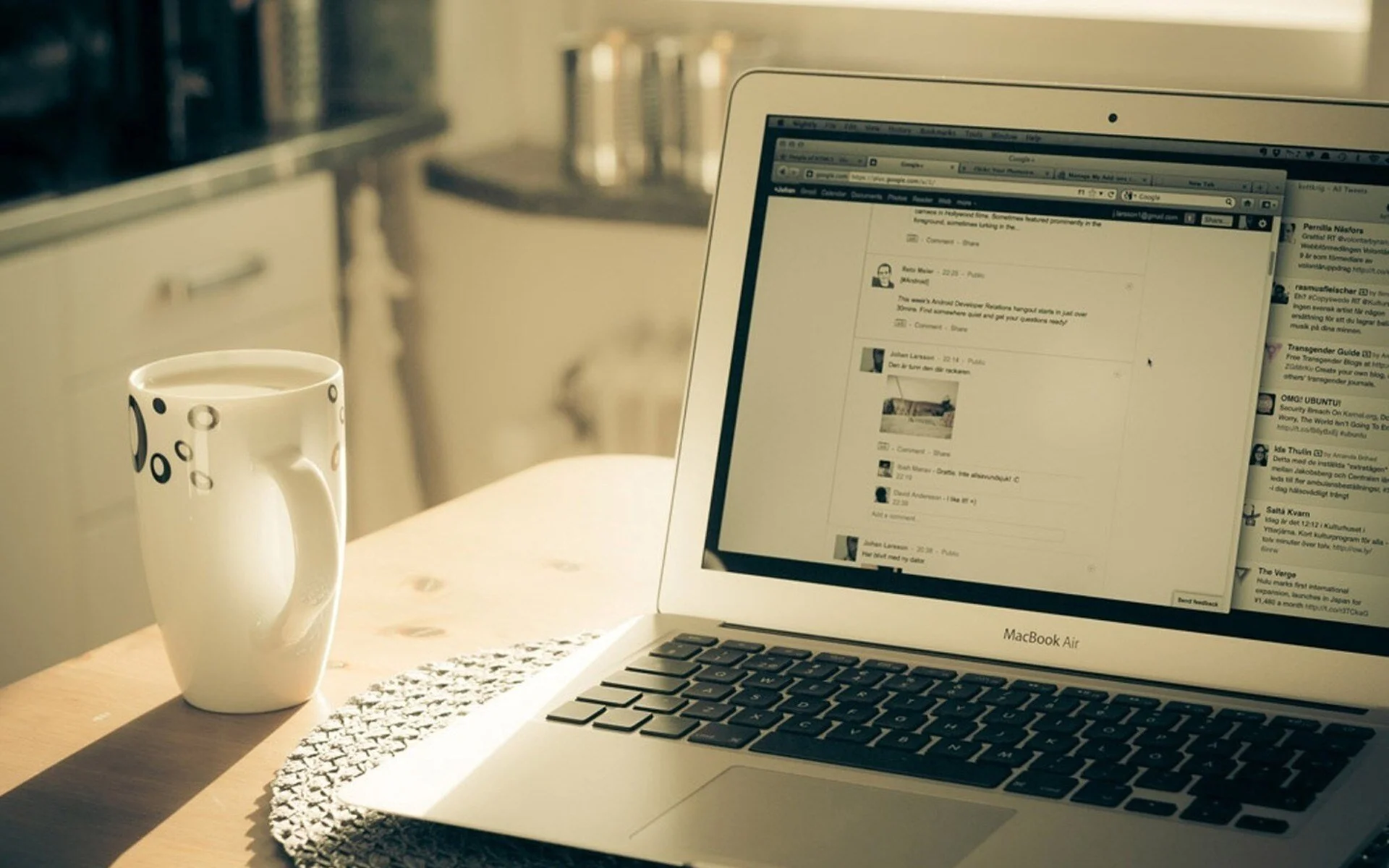 macbook-air-apple-hi-tech-hd-wallpaper.jpg