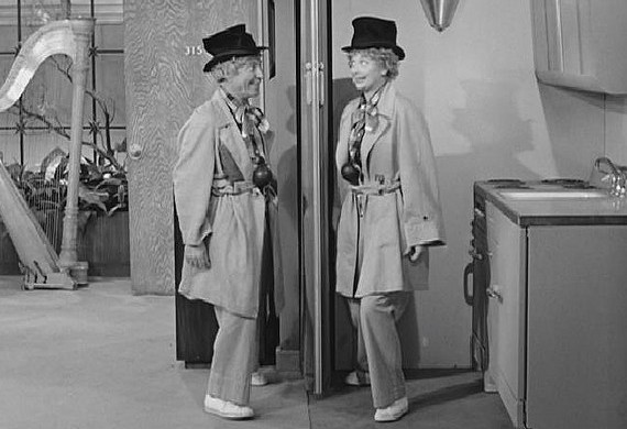 Whoda thunk Lucy's screwball scheming would lead to her getting to do a "mirror exercise", expertly executed, with Harpo Marx???