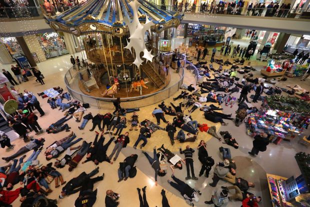  Social justice "Silent Night": "Trampled rights, trampled rights.... Please, stop the po-li-ice! Plea-e-ease stop the police."