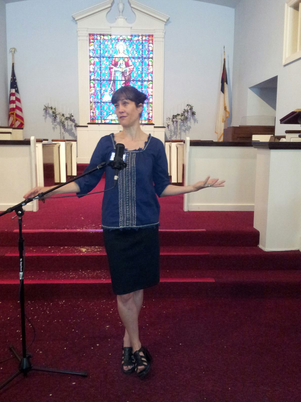 "Tonight Show" comic and "Roseanne" writer Betsy Salkind had a most inspiring time speaking her mind one Sunday...and amidst a bunch of crumbs following her routine where she eats a matzoh like a squirrel.
