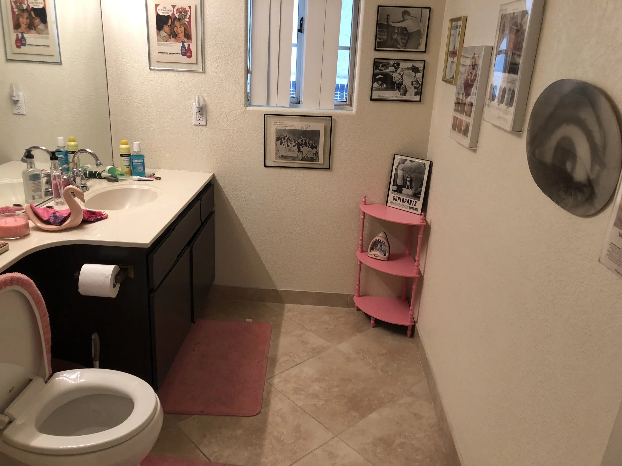 Eyebathroom.jpg