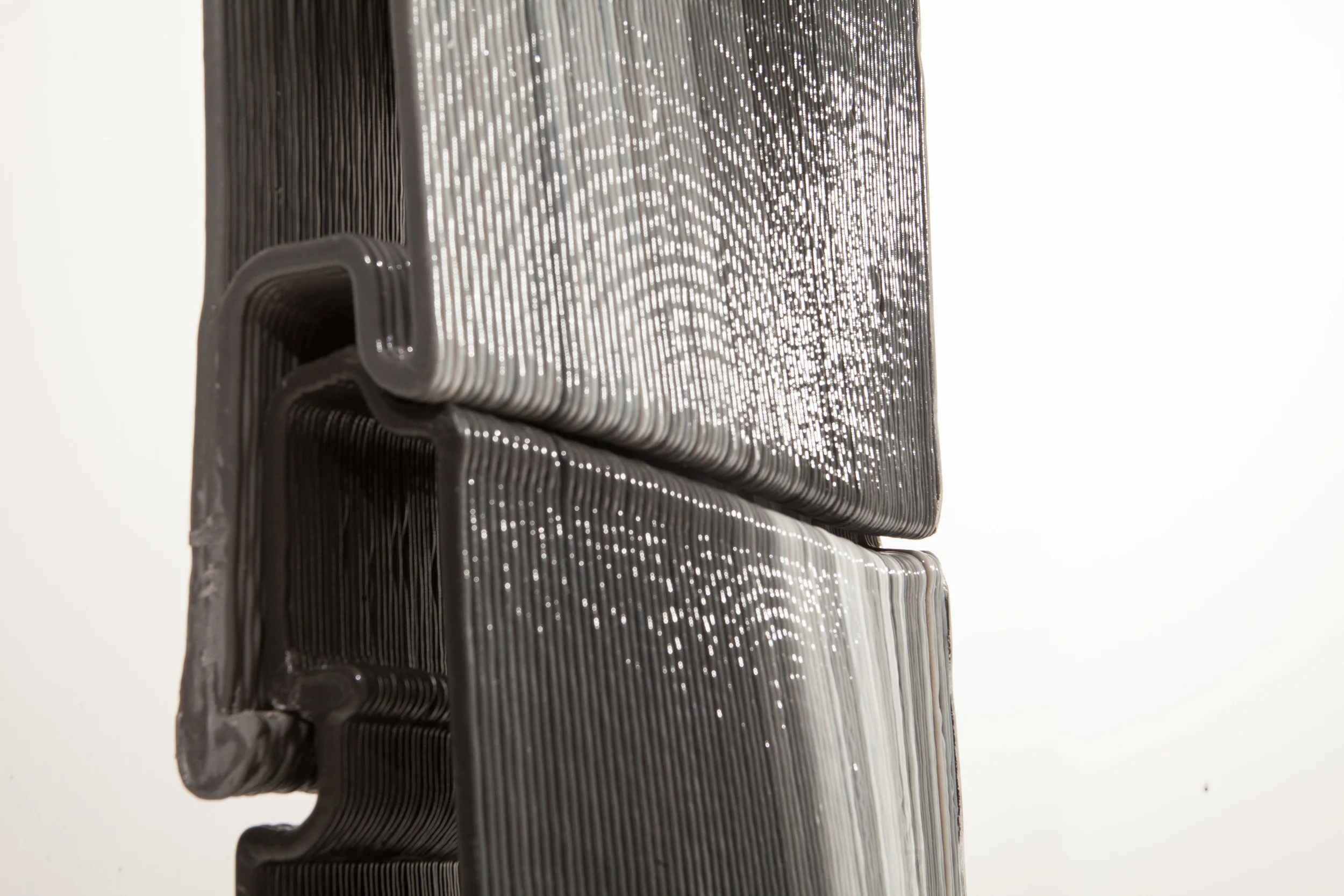  This detail shows the webbing that is integrally printed to structurally connect the inside and outside skins, acting in a similar manner as the diagonals in a truss. 