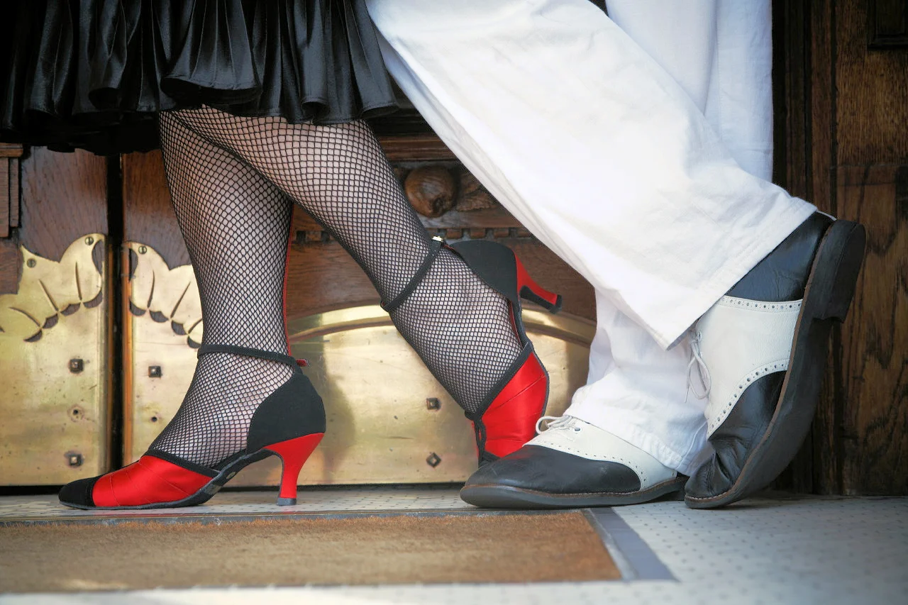 R&J Feet at Art Deco 2009 Colour.jpg