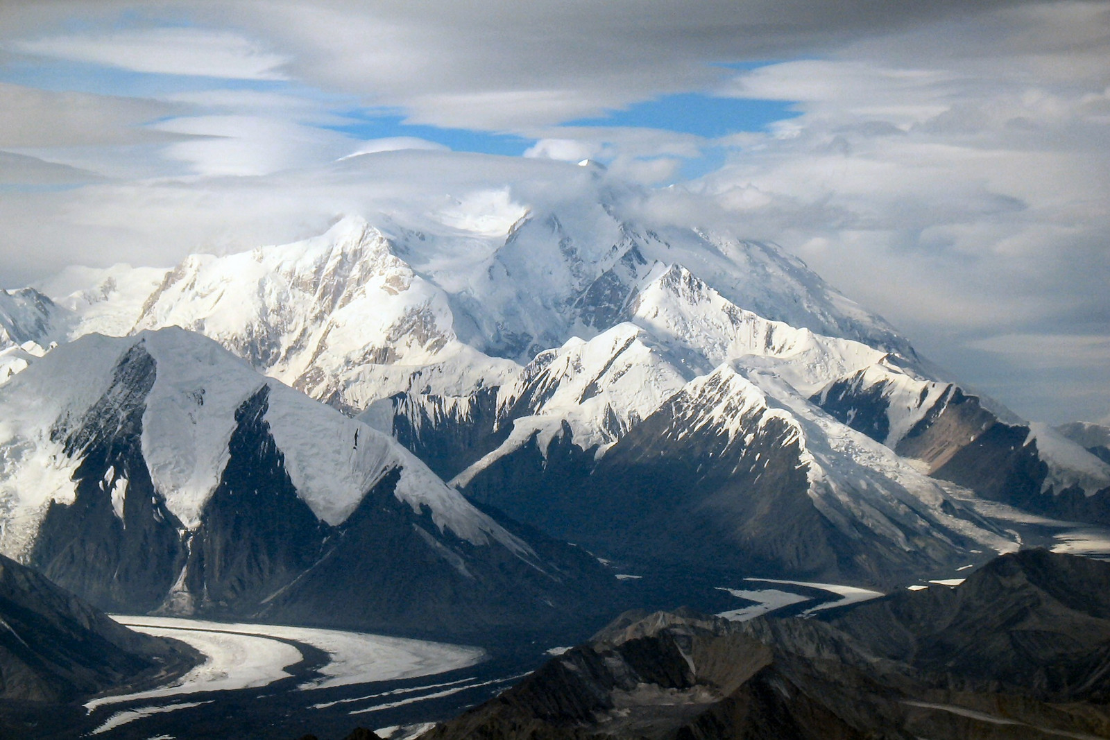 Denali National Park, Alaska (2004) - A fly by of Denali